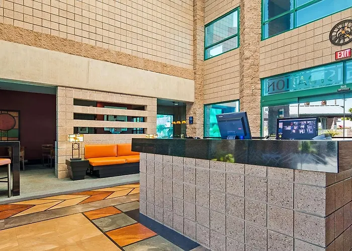 Western Sundial Hotel 3*