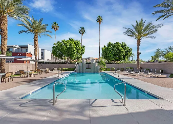 Western Sundial Hotel