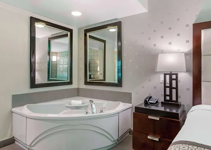 Western Sundial Hotel 3*